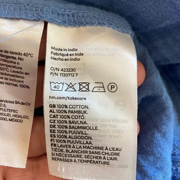 H&M NWT gauzy blouse glowing non sheer + extra button oversized - Picture 7 of 10